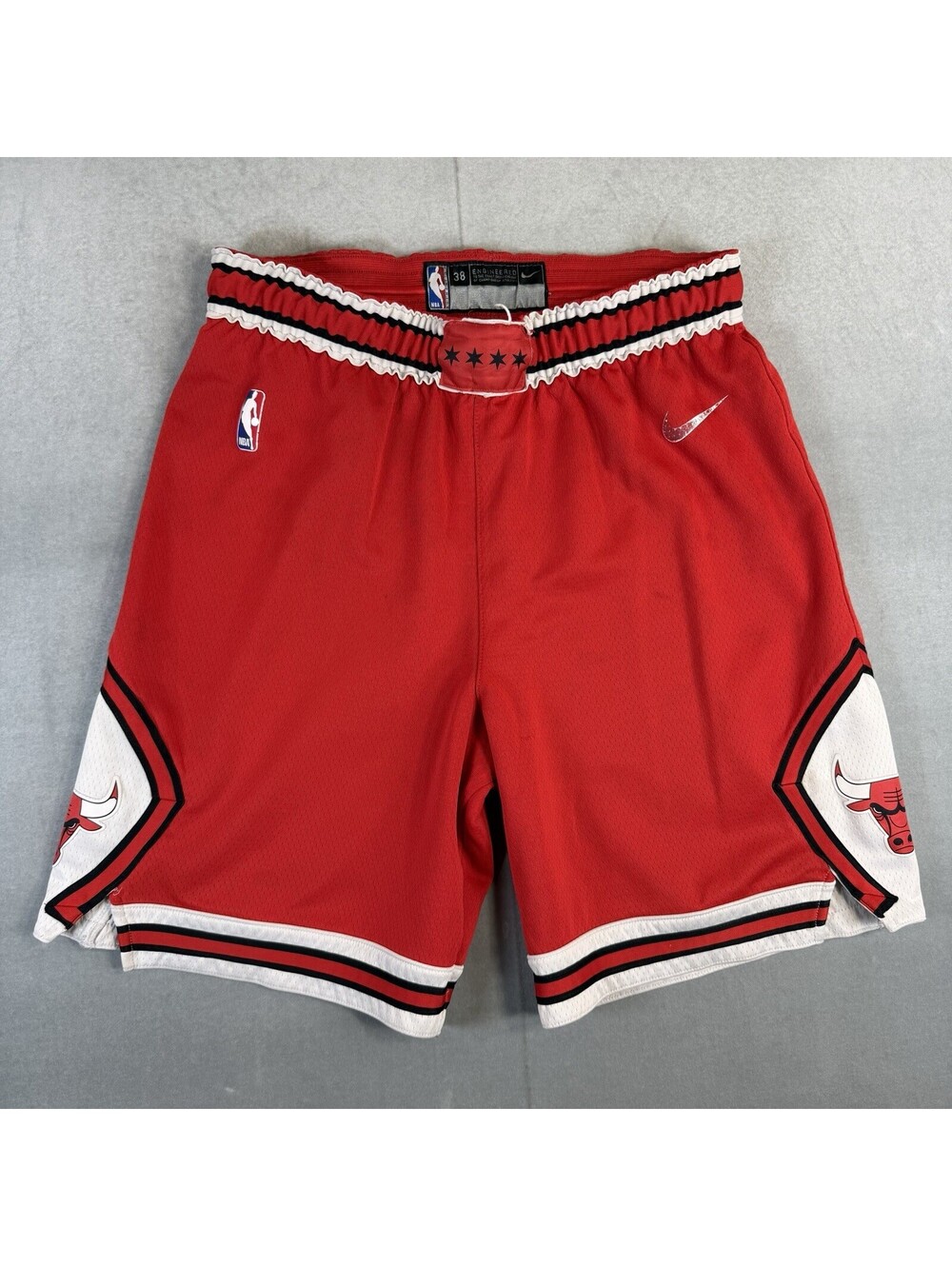 Nike Chicago Bulls Swingman Shorts Men's 38 Large Red NBA Icon Engineered
